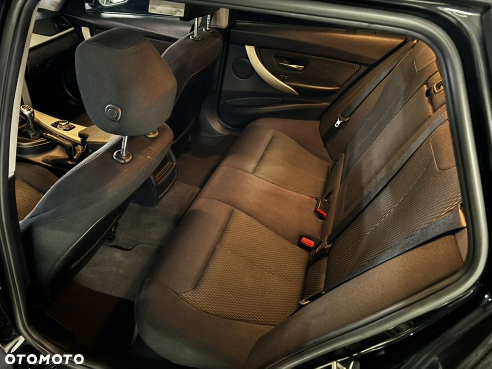 BMW Seria 3 318d - 7