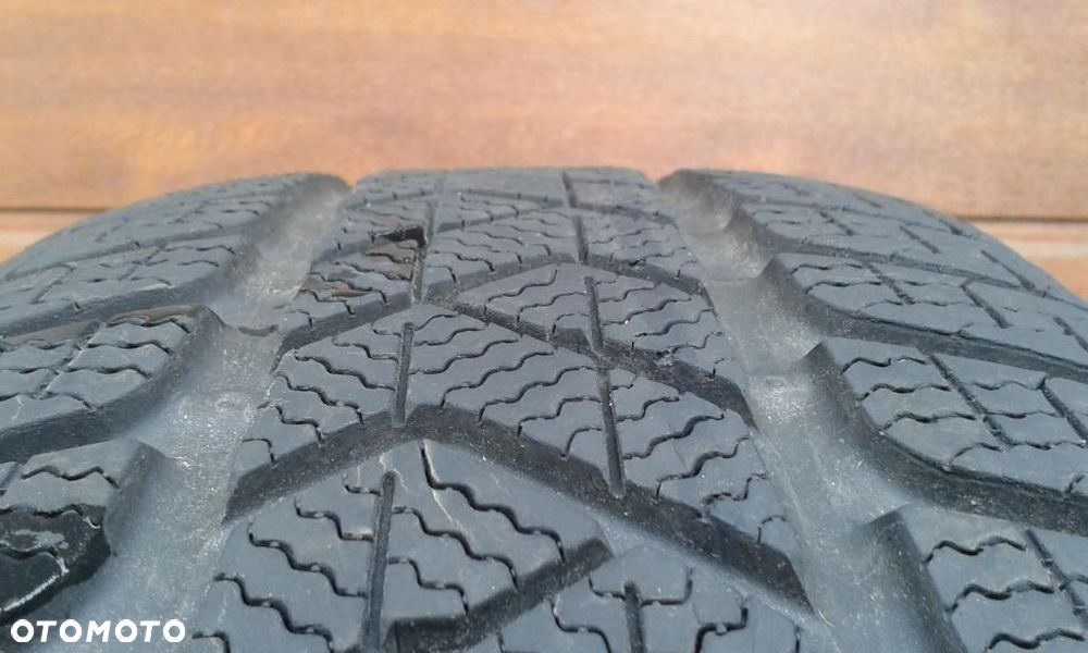 Pirelli Sottozero 3 205/50/17 2015r. 7mm #71 - 2