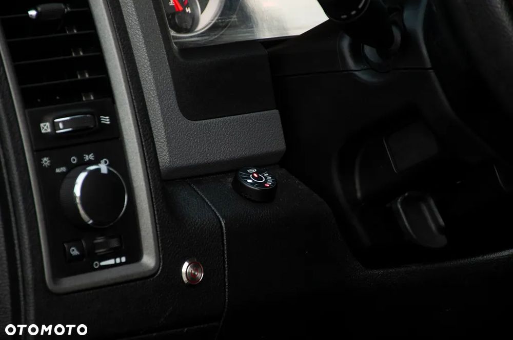 Dodge RAM - 33
