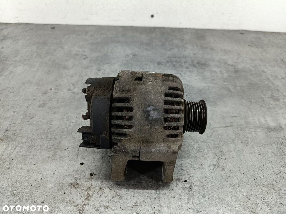 ALTERNATOR RENAULT MEGANE II 8200495294 TG11C049 2543342B  VALEO 1.9 DCI - 1