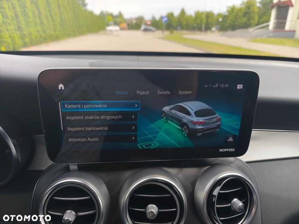 Mercedes-Benz GLC 220 d 4Matic 9G-TRONIC AMG Line Plus - 22