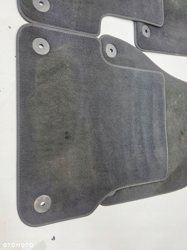 DYWAN DYWANIKI MATERIAŁ WELUR AUDI A6 C7 4G1863713 4G1863714 EUROPA - 4