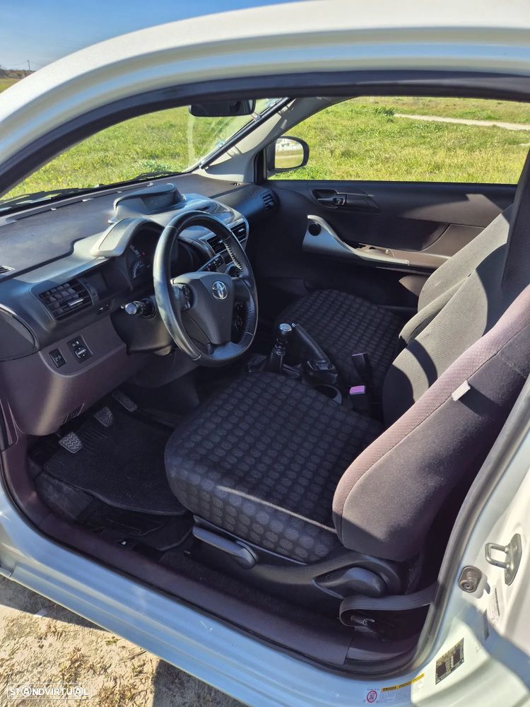 Toyota iQ 1.0 VVT-i - 9