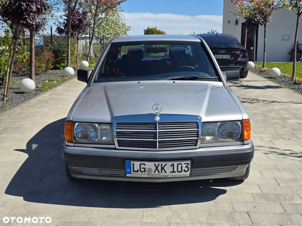 Mercedes-Benz W201 (190) - 4