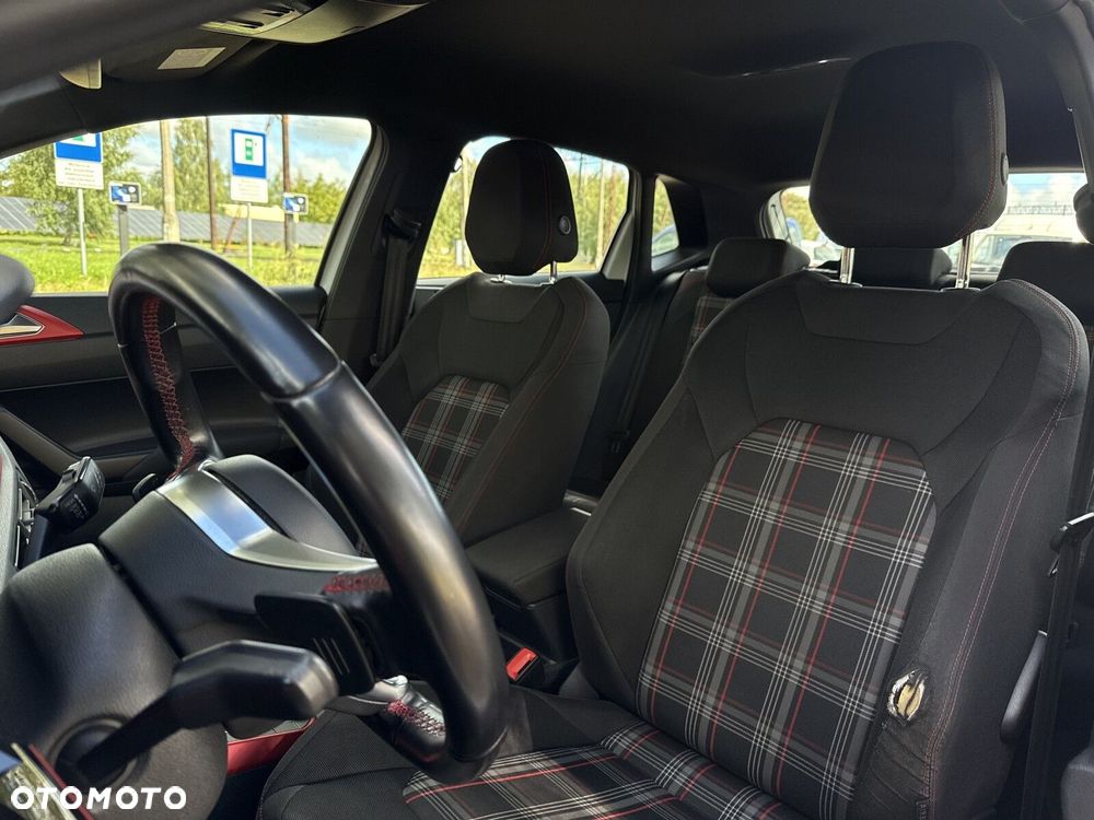 Volkswagen Polo 2.0 TSI GTI DSG - 12