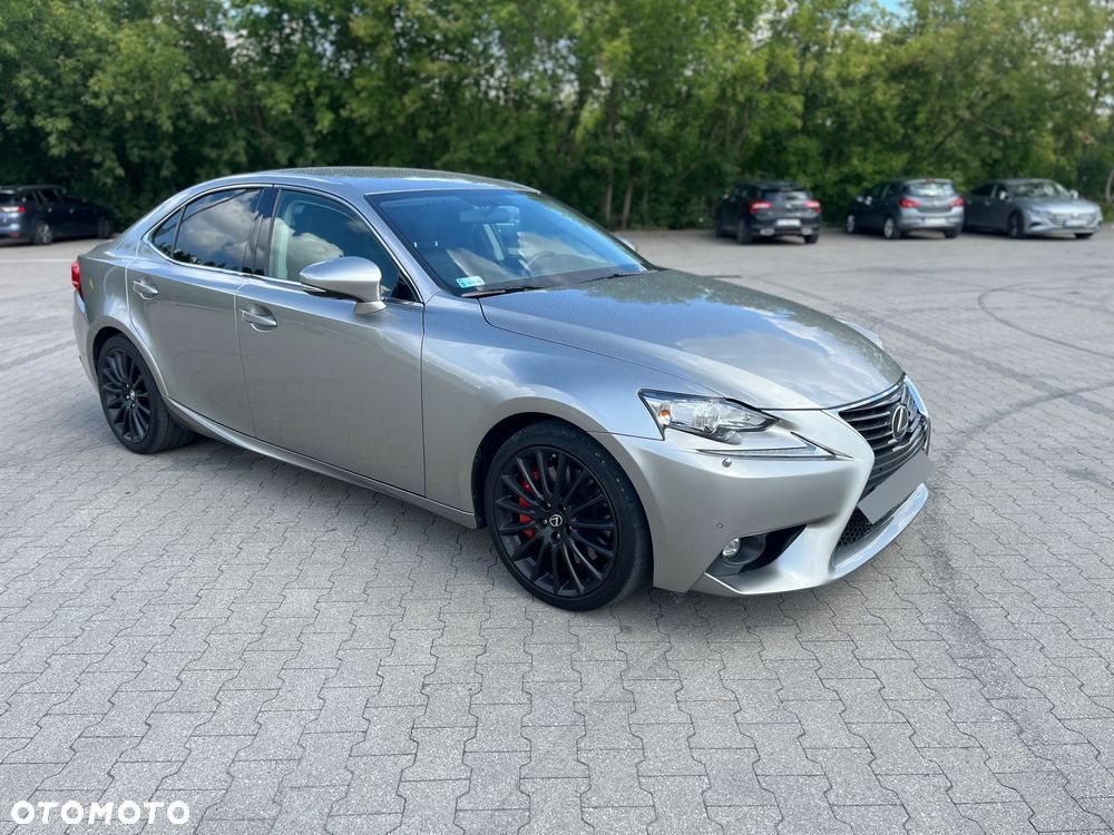 Lexus IS - 13