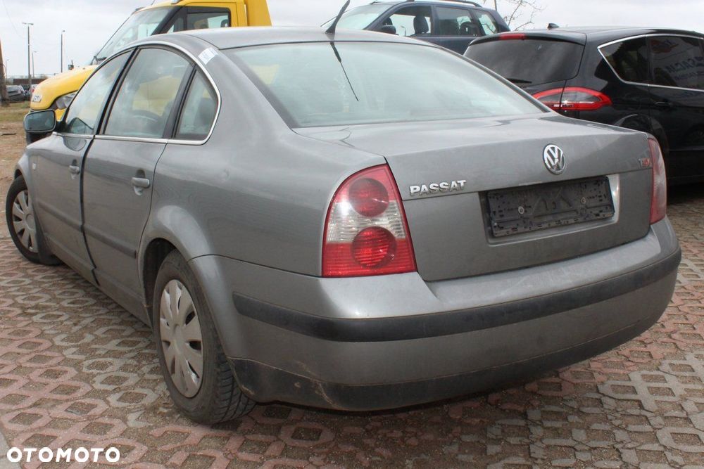 VW Passat B5 Lift 2001 1.9TDI AWX Sedan (MASKA, ZDERZAK, LAMPA, BŁOTNIK, DRZWI, SZYBA, FOTEL) - 4
