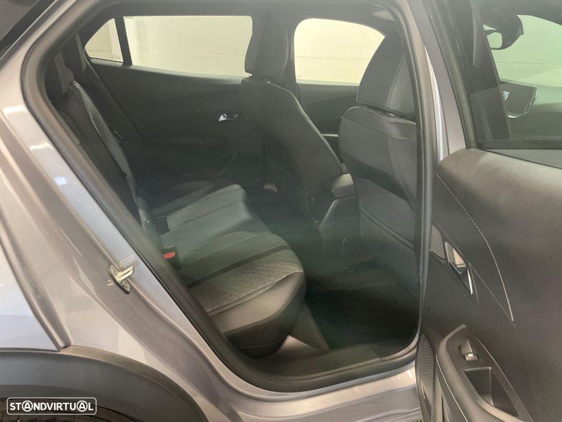 Peugeot 2008 1.2 PureTech Allure Pack - 23