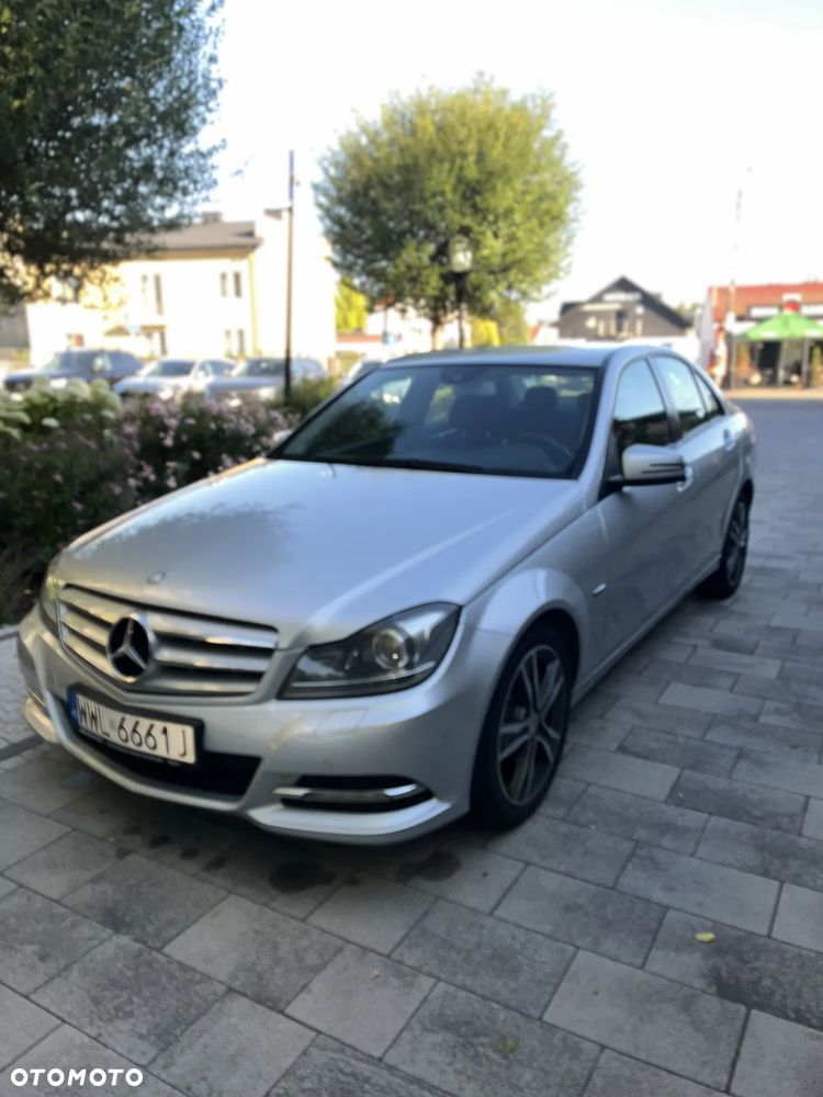 Mercedes-Benz Klasa C 180 BlueEFFICIENCY 7G-TRONIC - 2