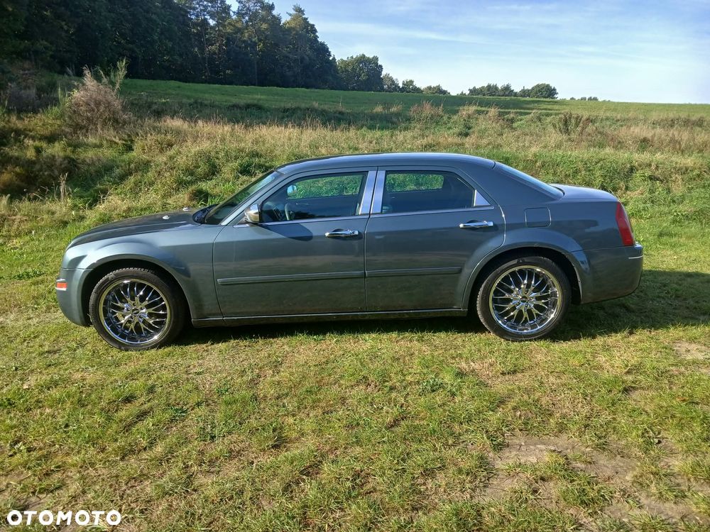 Chrysler 300 2005 photo 3