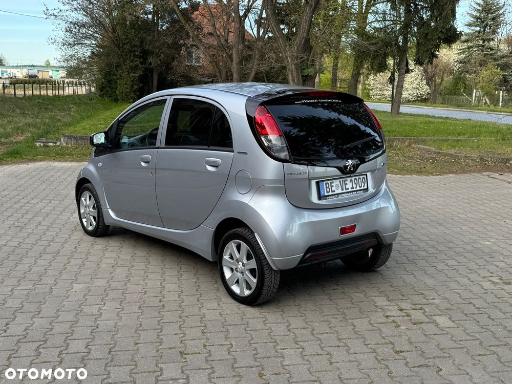 Peugeot iOn Standard