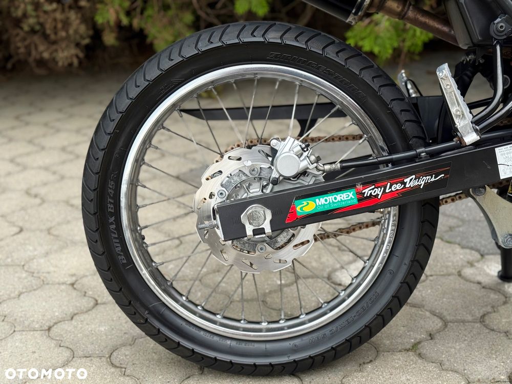Yamaha WR - 16