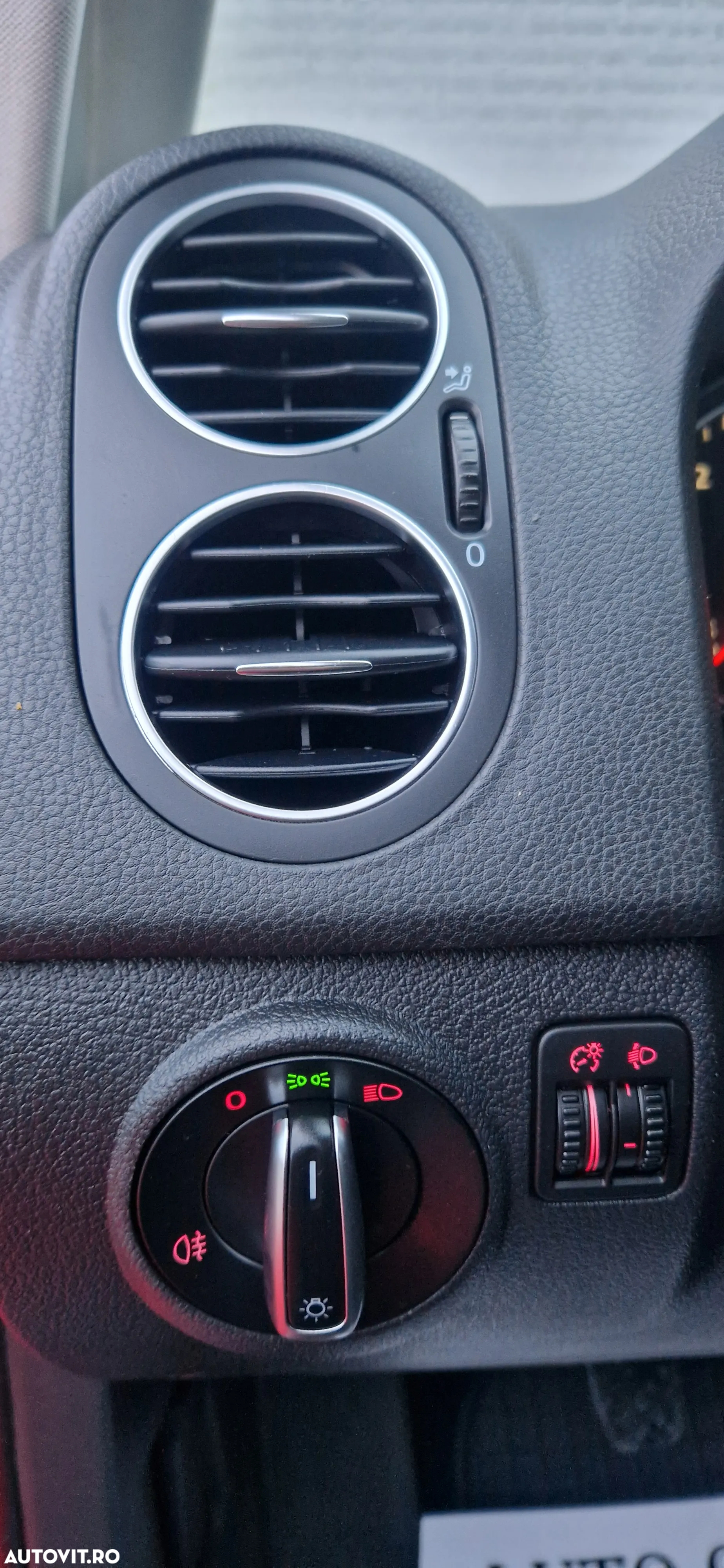 Volkswagen Golf Plus 1.6 TDI DPF BlueMotion Technology Team - 36