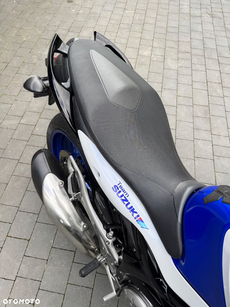 Suzuki Gladius - 10
