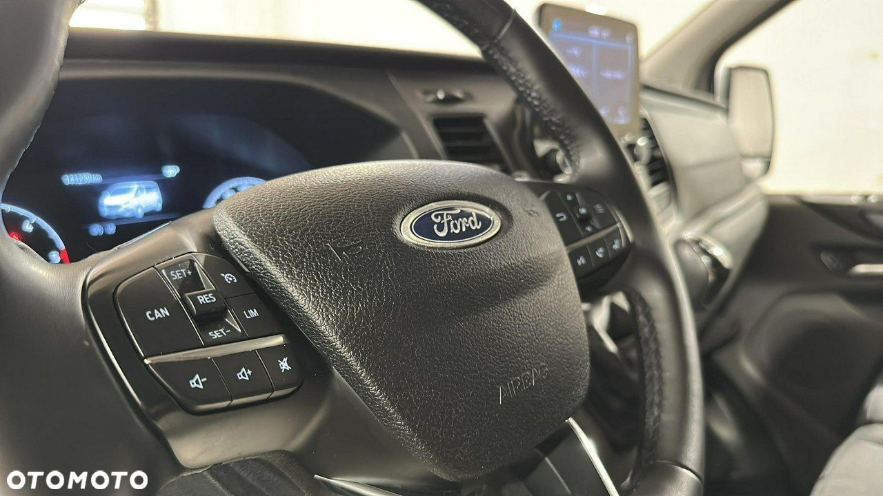 Ford Custom - 21