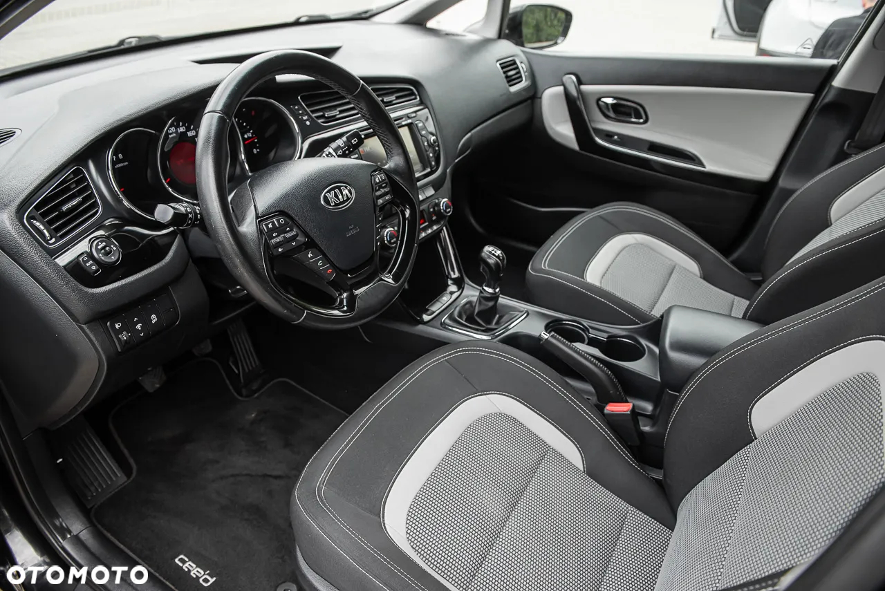 Kia Ceed - 15