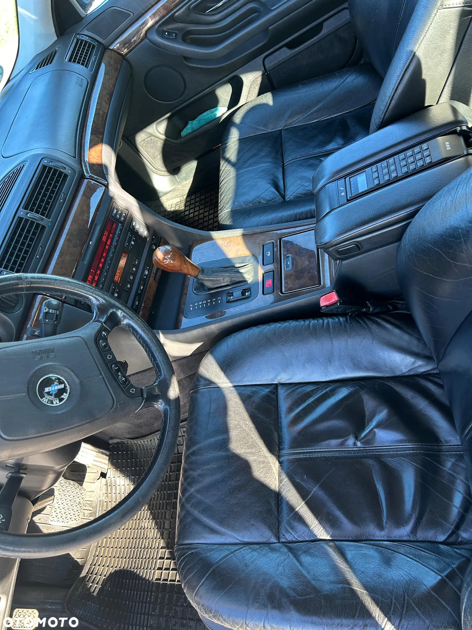 BMW Seria 7 740i V8 - 5