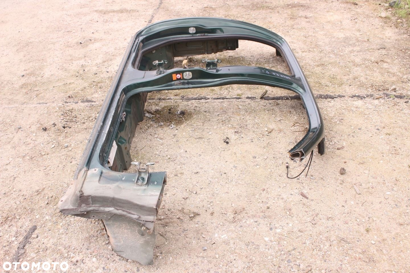 Prawy Bok Próg Słupek Nissan Navara D40 - 3