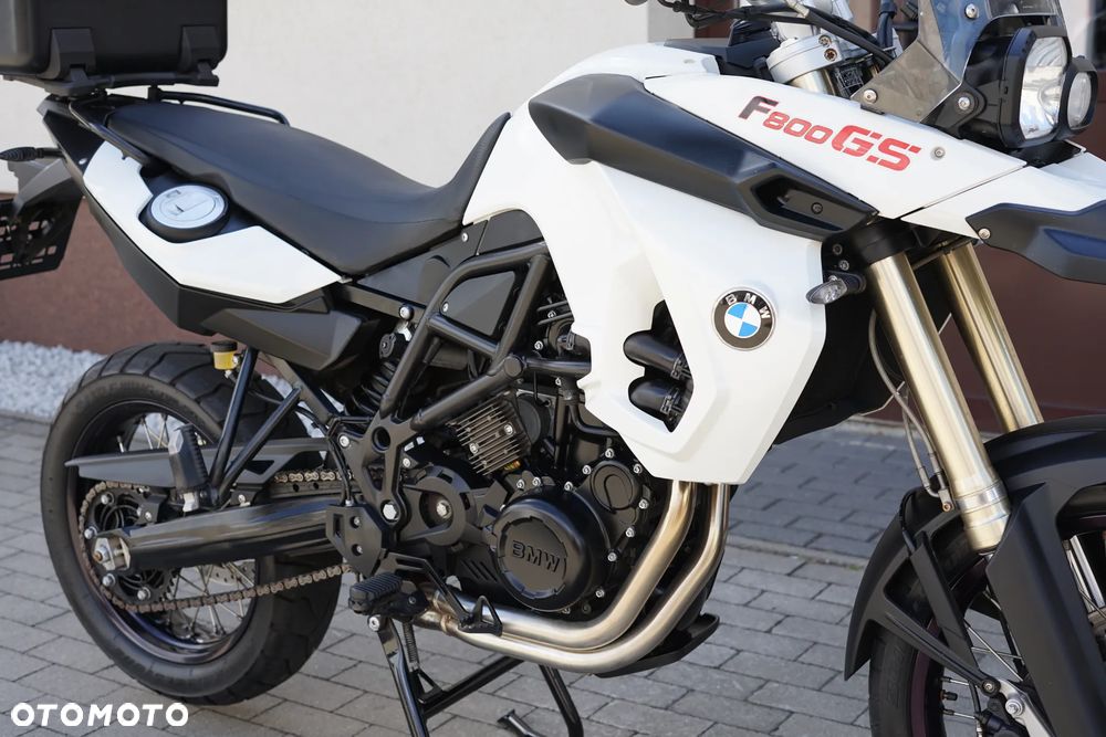 BMW F - 12