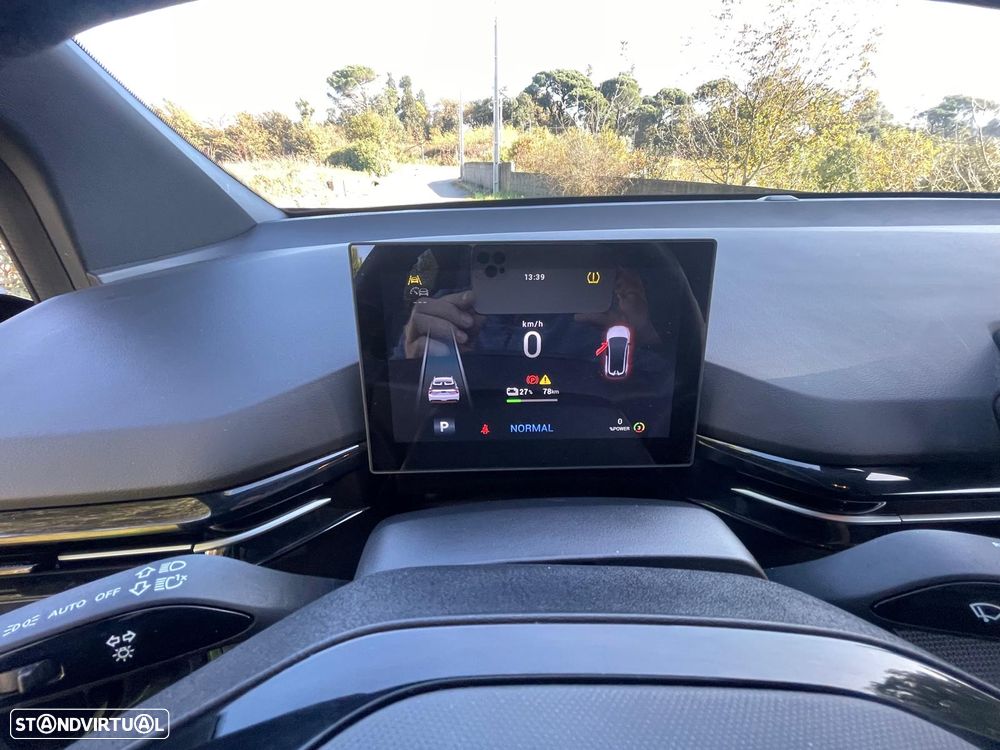 MG MG4 64 kWh Luxury - 34