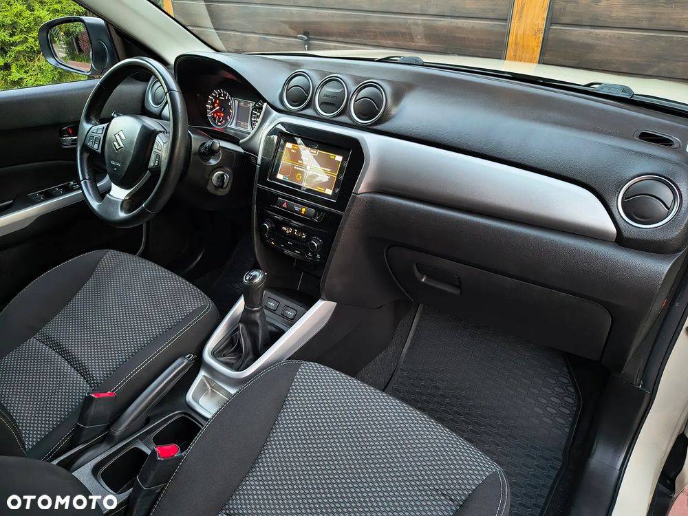 Suzuki Vitara 1.6 Premium 2WD - 12