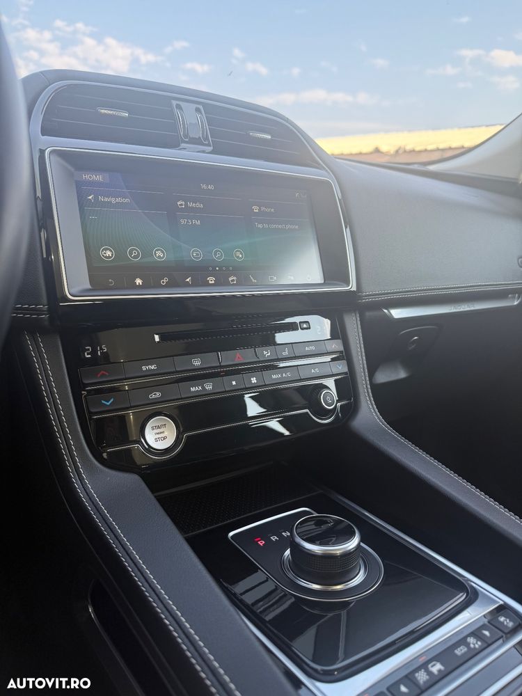Jaguar F-Pace 20d Aut. R-Sport - 10