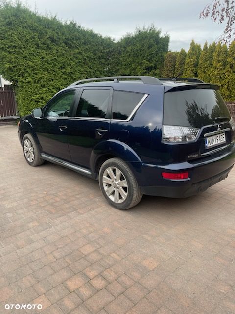 Mitsubishi Outlander 2012 photo 4