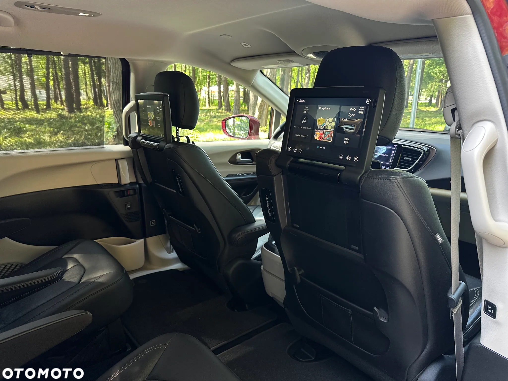 Chrysler Pacifica - 13