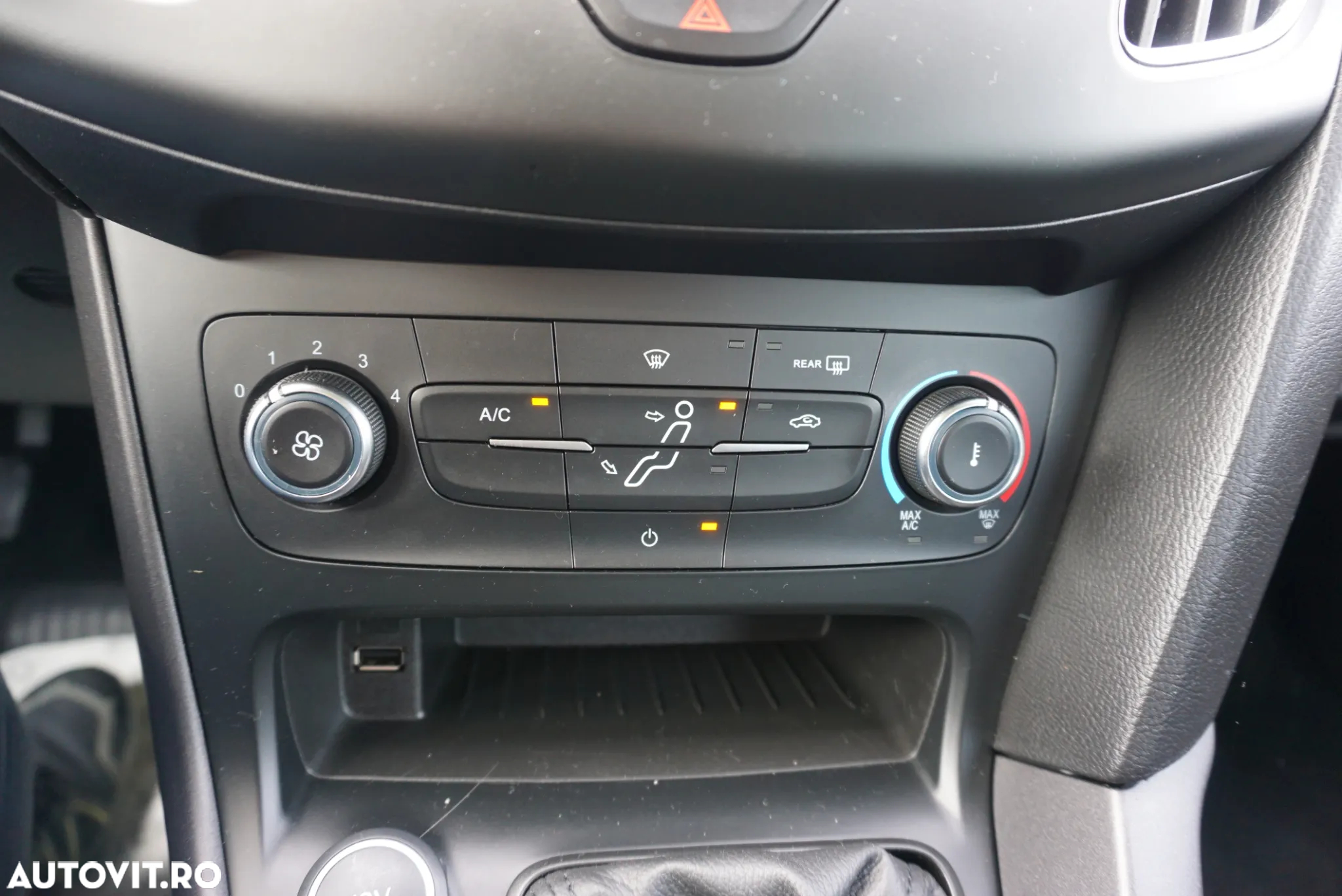 Ford Focus 1.0 EcoBoost Start Stop Trend - 24