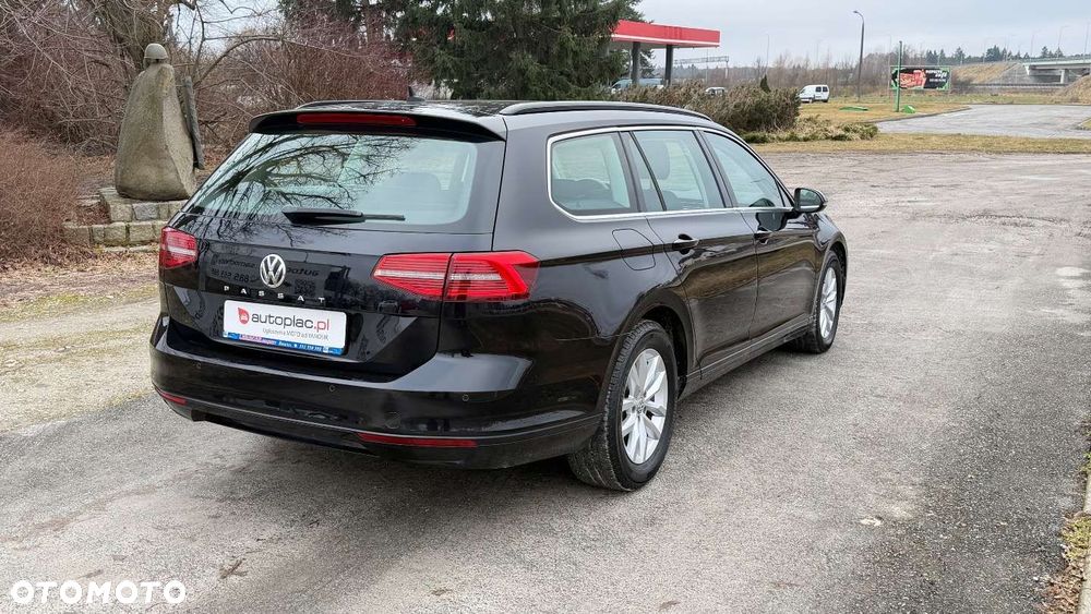 Volkswagen Passat - 16