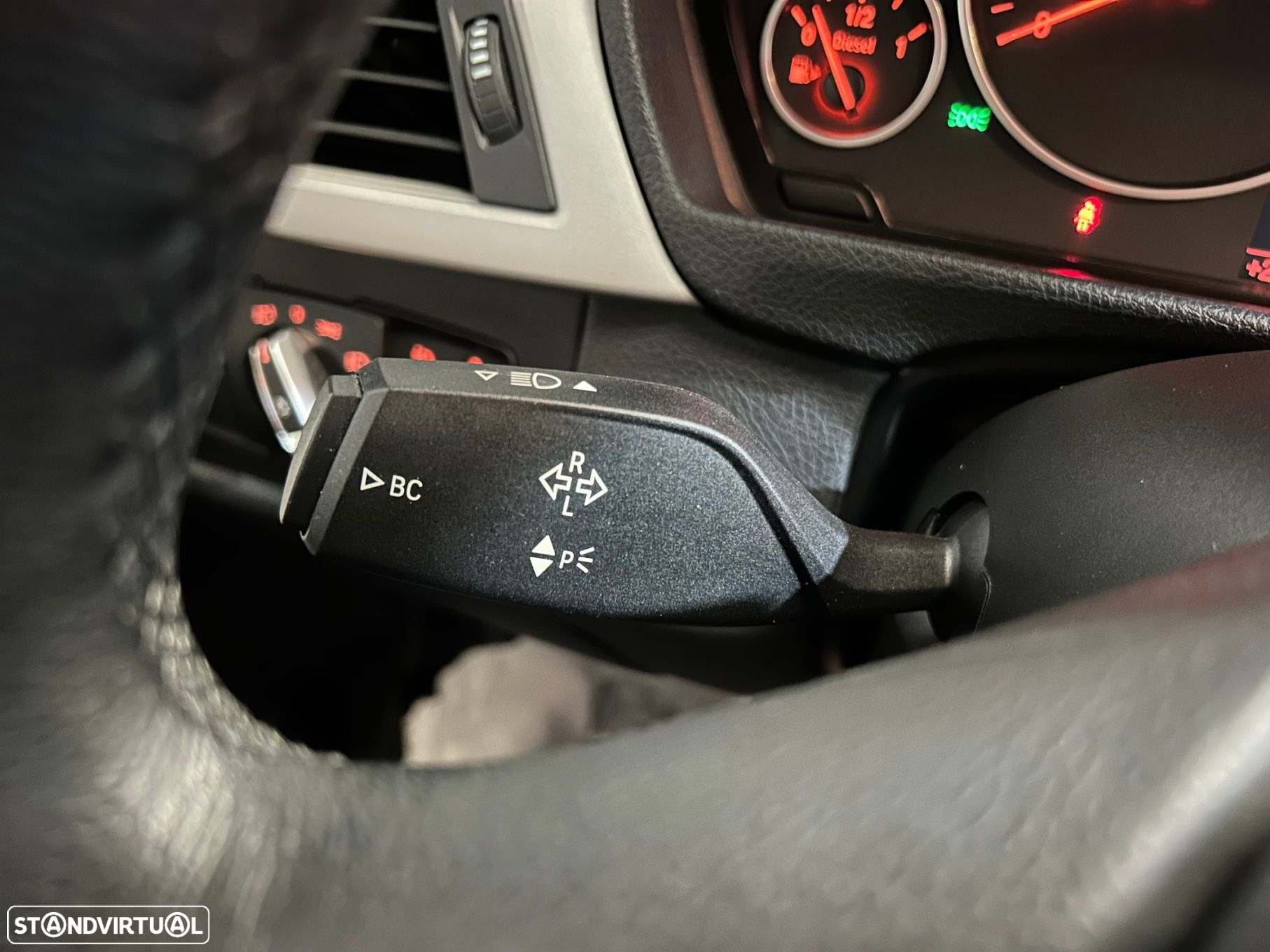 BMW 318 d Touring Auto - 38