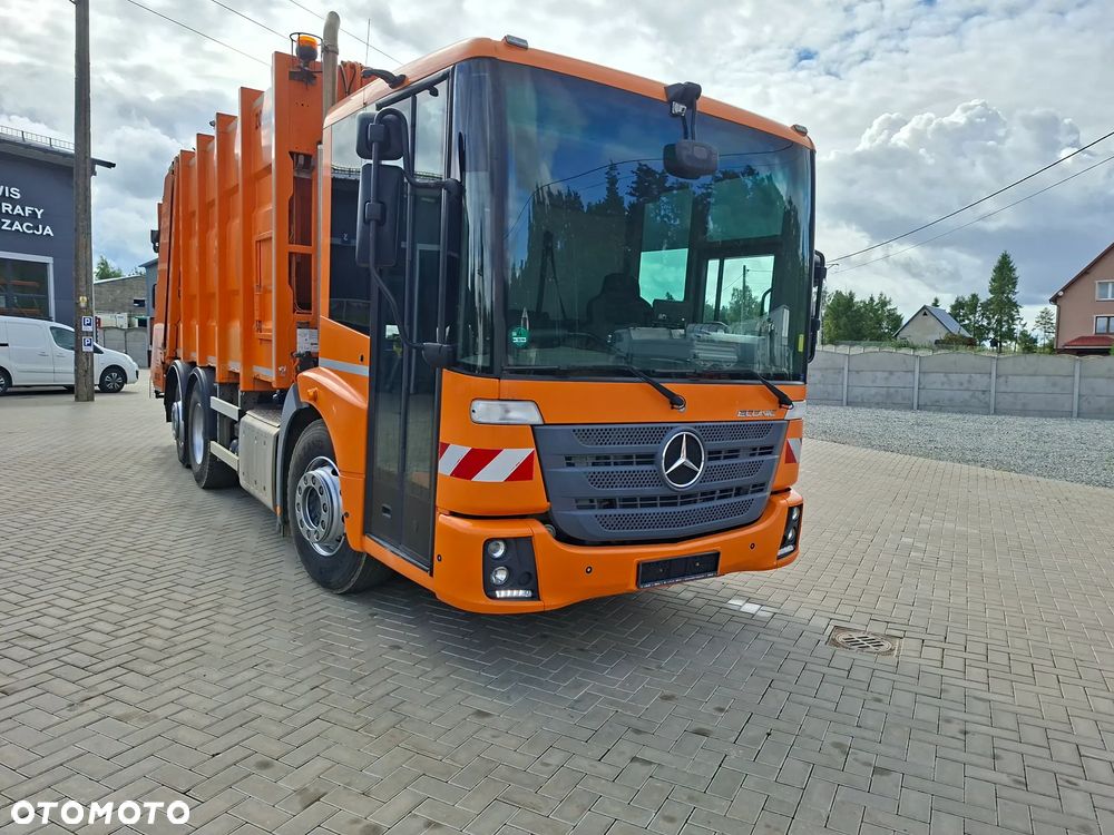 Mercedes-Benz ECONIC 2630 - 2