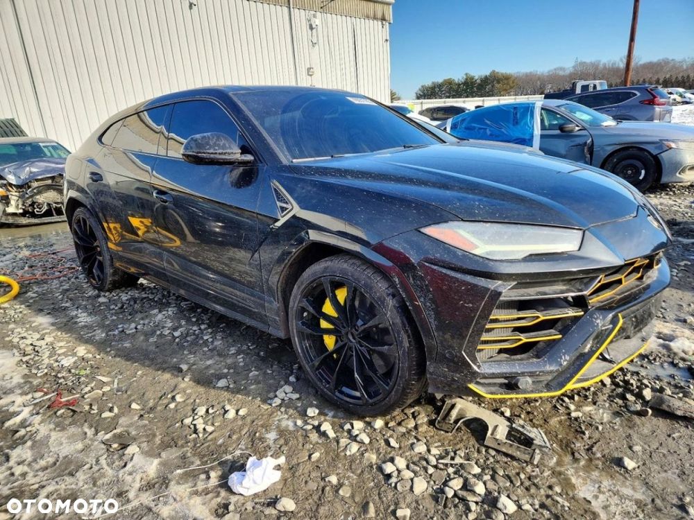 Lamborghini Urus - 3