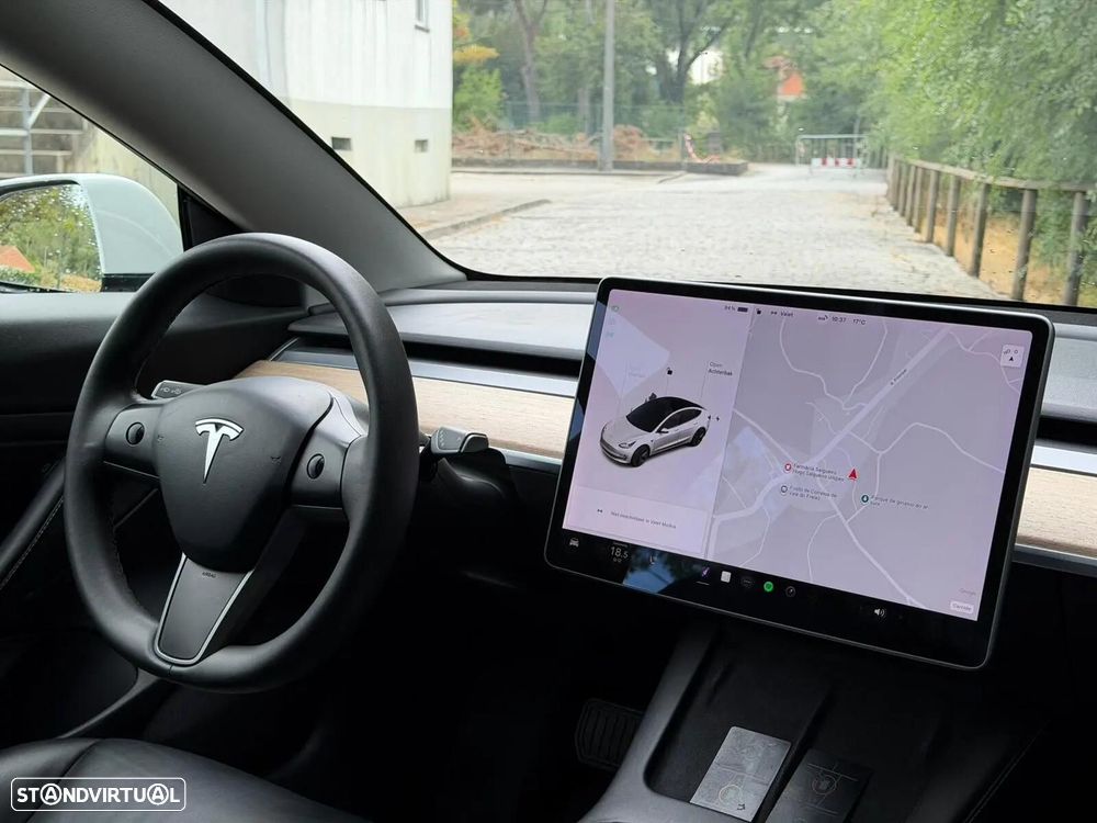 Tesla Model 3 Standard Range Plus RWD — fotografia 29