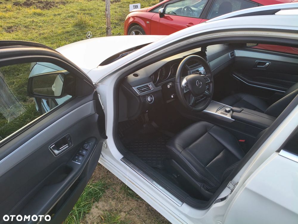 Mercedes-Benz Klasa E 200 BlueTEC 7G-TRONIC Elegance - 2