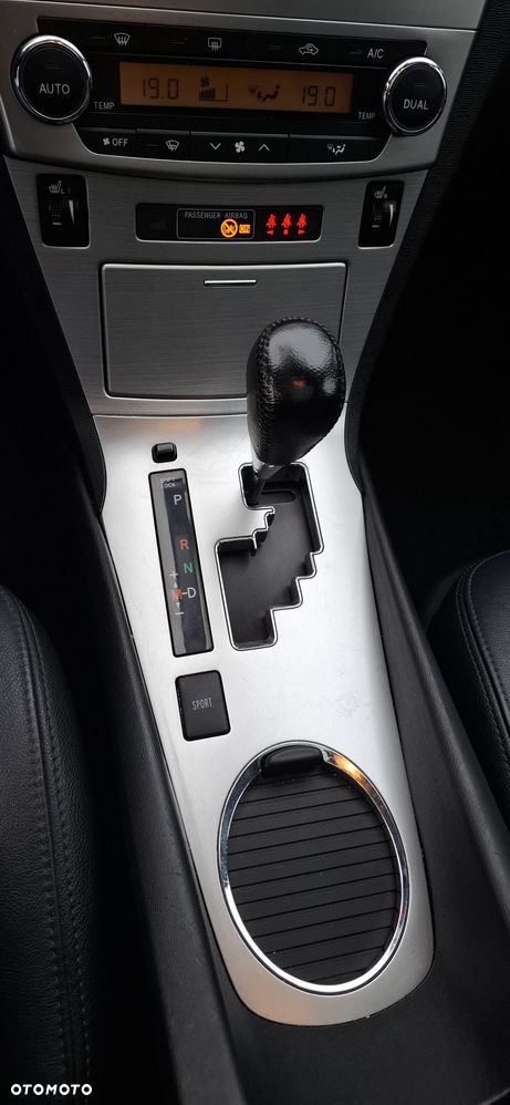 Toyota Avensis 2.0 Premium MS - 7