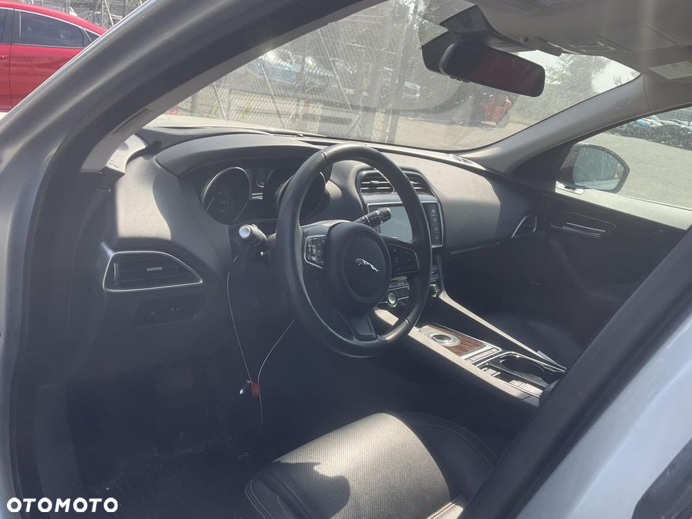 Jaguar F-Pace 35t AWD Prestige - 7