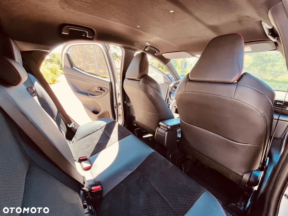 Toyota Yaris 1.5 VVT-i GR SPORT - 12