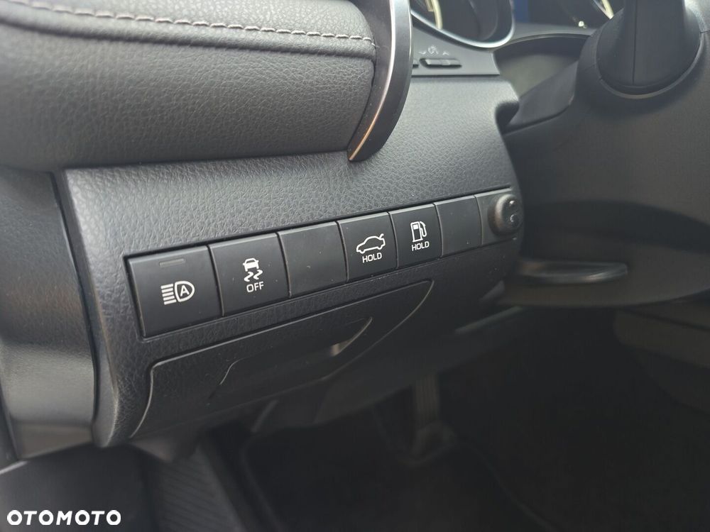 Toyota Camry 2.5 Hybrid Prestige CVT - 26