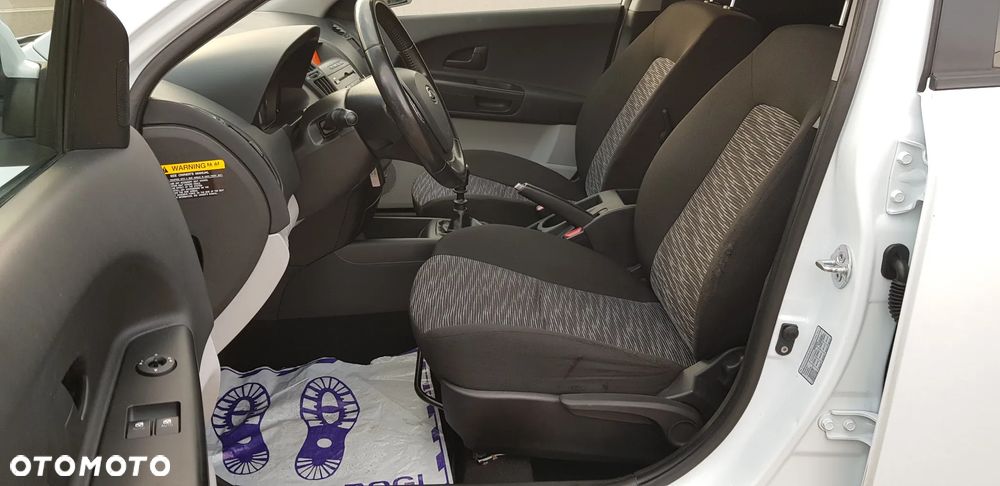 Kia Ceed 1.4 CVVT SW EX - 16