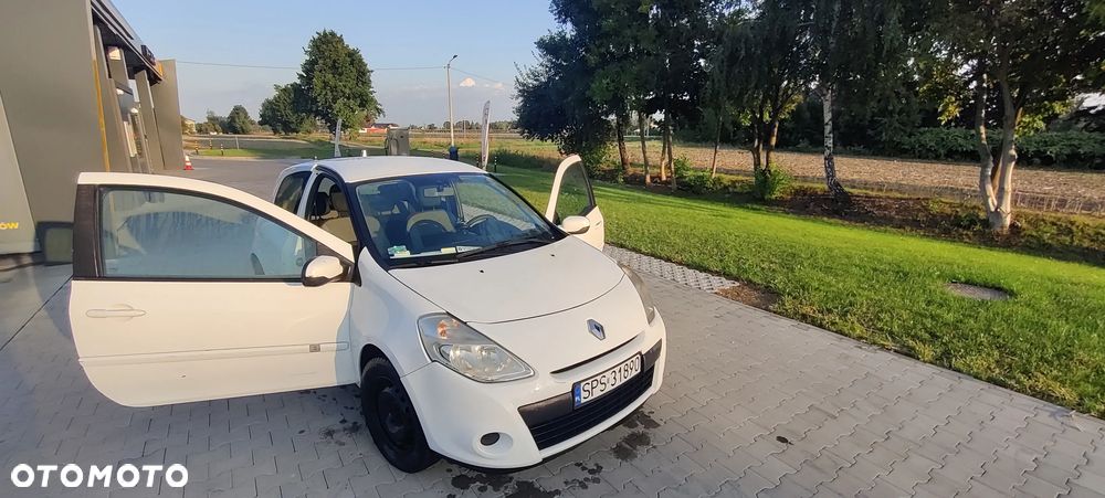 Renault Clio 1.5 dCi Alize - 9