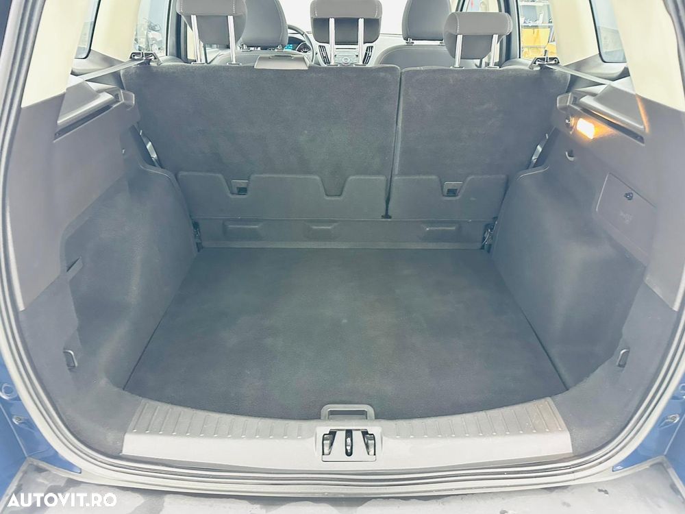 Ford Kuga 1.5 EcoBoost 2x4 Business Edition - 16