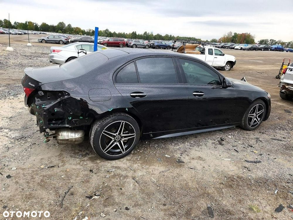 Mercedes-Benz Klasa C 300 4Matic 9G-TRONIC AMG Line - 4