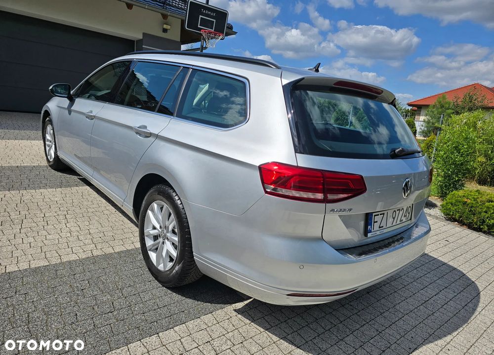 Volkswagen Passat 2.0 TDI (BlueMotion Technology) DSG Comfortline - 4