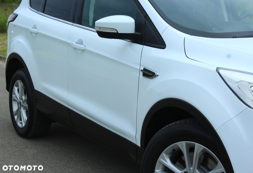 Ford Kuga 2.0 TDCi 4x2 Titanium - 16