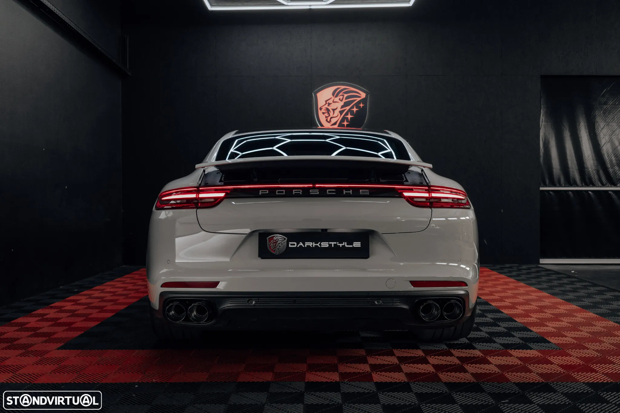 Porsche Panamera 4 E-Hybrid - 5