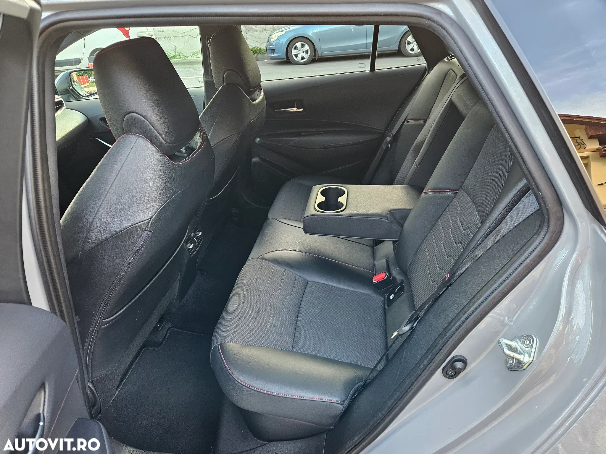 Toyota Corolla 2.0 Hybrid Touring Sports Business Edition - 9