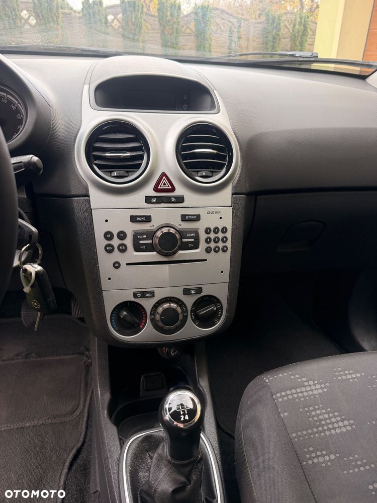 Opel Corsa 1.2 16V Cosmo - 29