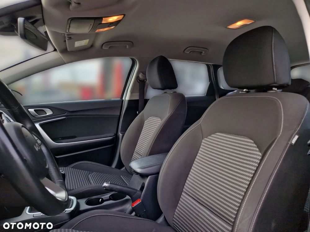 Kia Ceed 1.5 T-GDI M - 12