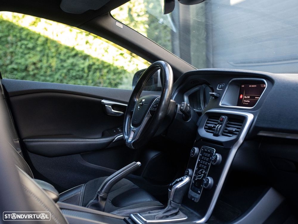 Volvo V40 2.0 D3 R-Design Geartronic - 36
